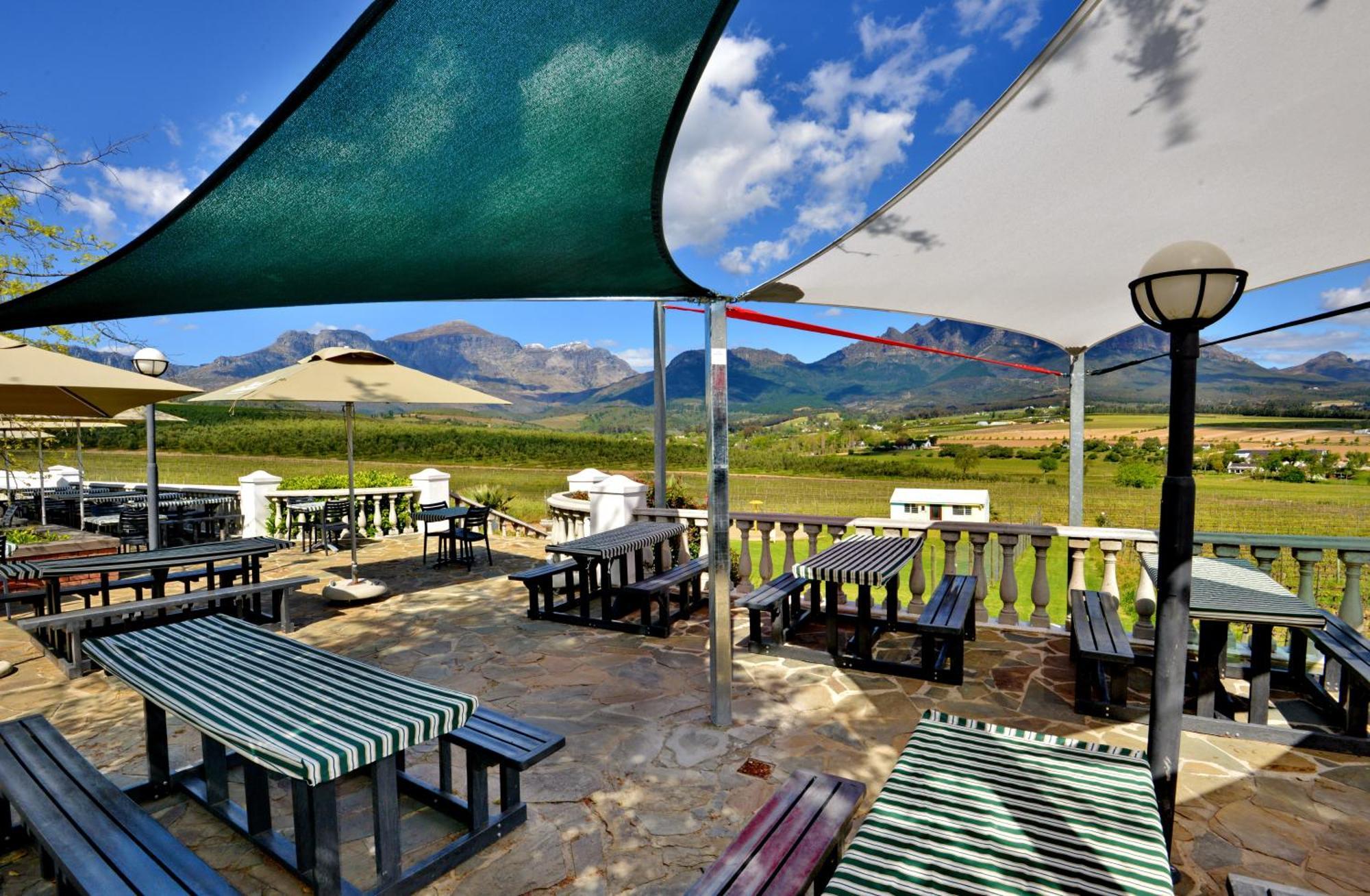 The Coach House At Val Du Charron Hotel Wellington Buitenkant foto