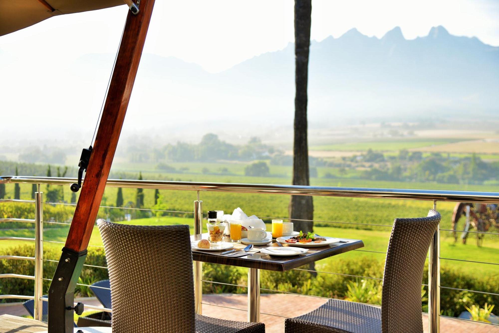 The Coach House At Val Du Charron Hotel Wellington Buitenkant foto