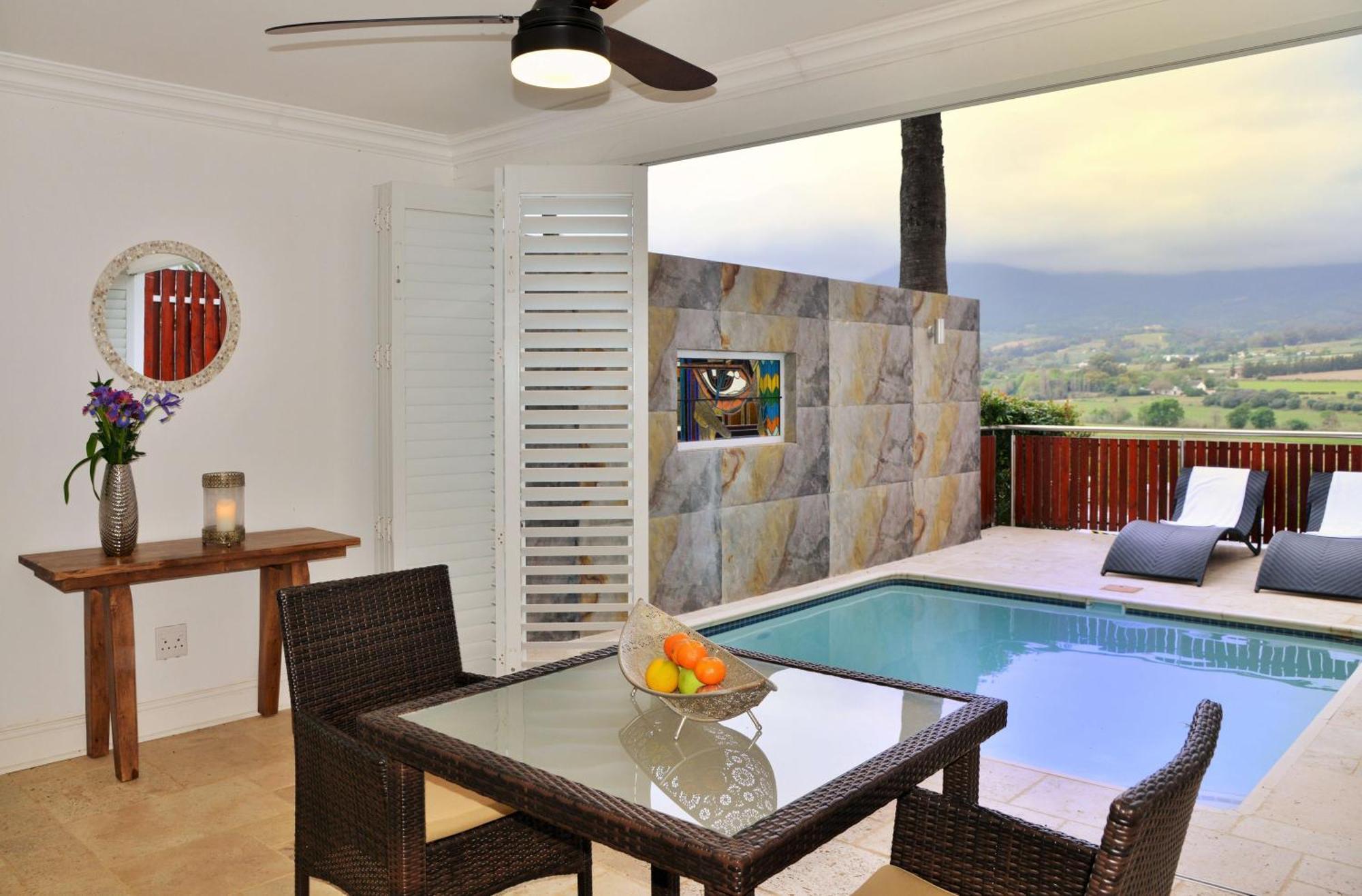 The Coach House At Val Du Charron Hotel Wellington Buitenkant foto